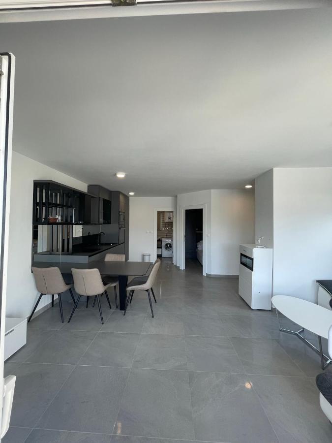 Villa Omazic โตรกีร์ ภายนอก รูปภาพ