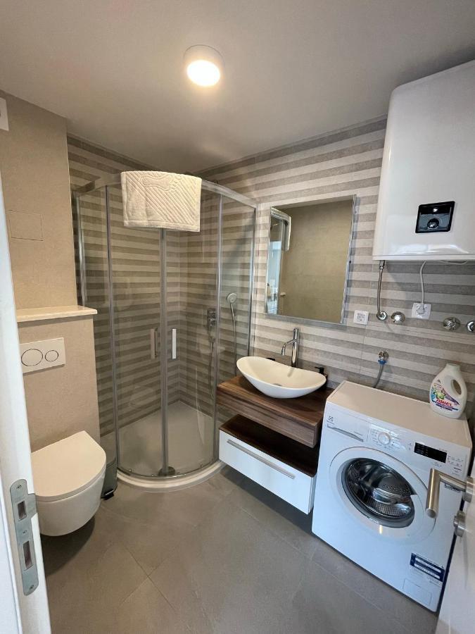 Villa Omazic โตรกีร์ ภายนอก รูปภาพ