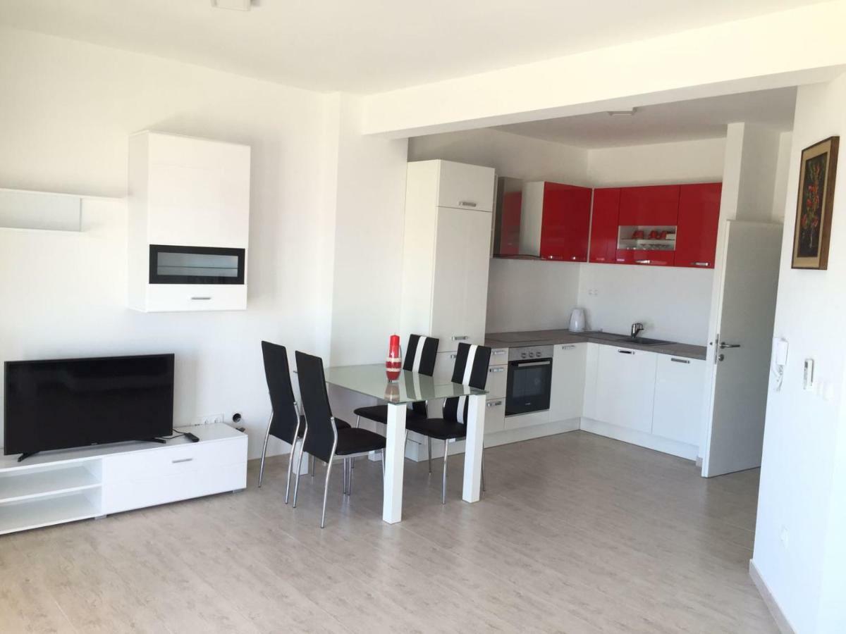 Villa Omazic โตรกีร์ ภายนอก รูปภาพ