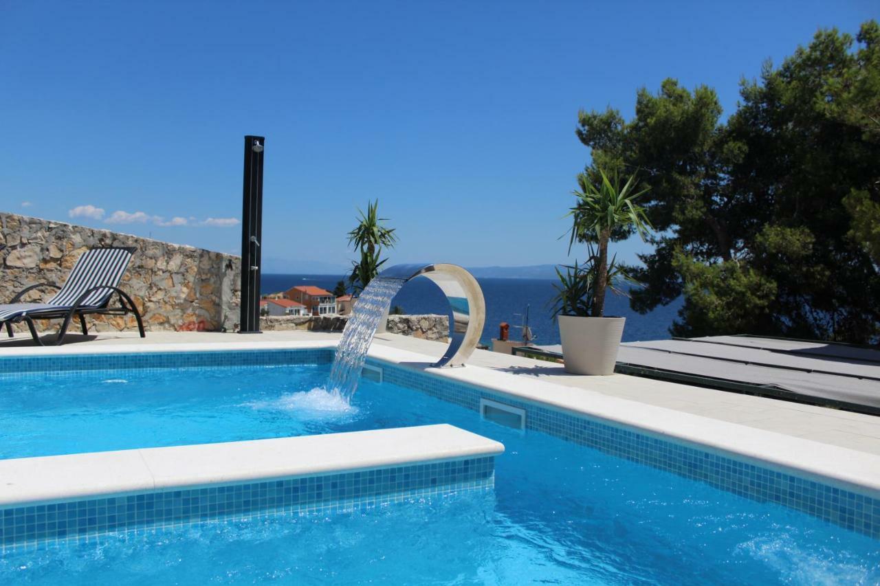 Villa Omazic โตรกีร์ ภายนอก รูปภาพ