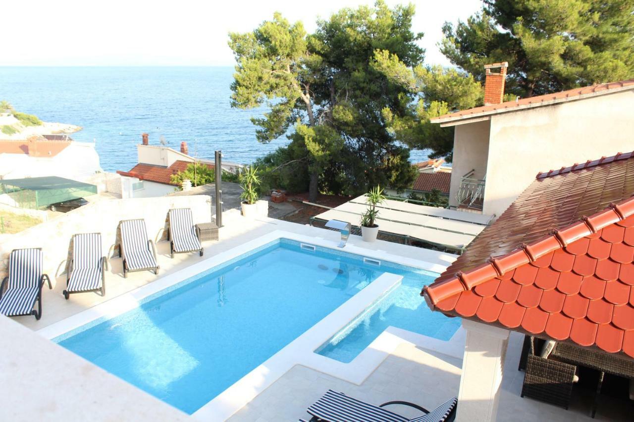 Villa Omazic โตรกีร์ ภายนอก รูปภาพ