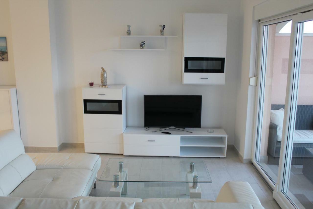 Villa Omazic โตรกีร์ ภายนอก รูปภาพ